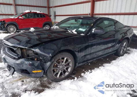 2011 Ford Mustang V6 Premium z USA, uszkodzony, nr VIN 1ZVBP8AM8B5152230